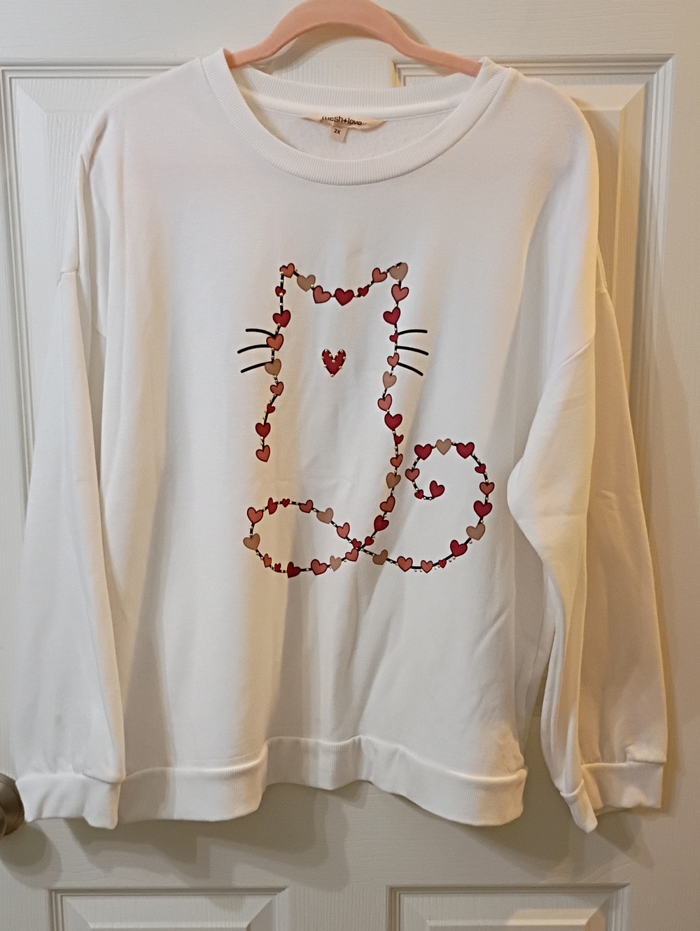 White Heart Cat Graphic Sweatshirt